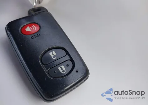 2013 Toyota Prius Three z USA, uszkodzony, nr VIN JTDKN3DU2D1688768